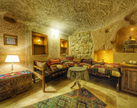 Hammam Cave Suite